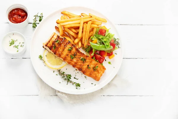 Salmon Steak Vegetables Fries Light Background Freshly Grilled Healthy Dinner — Stock fotografie