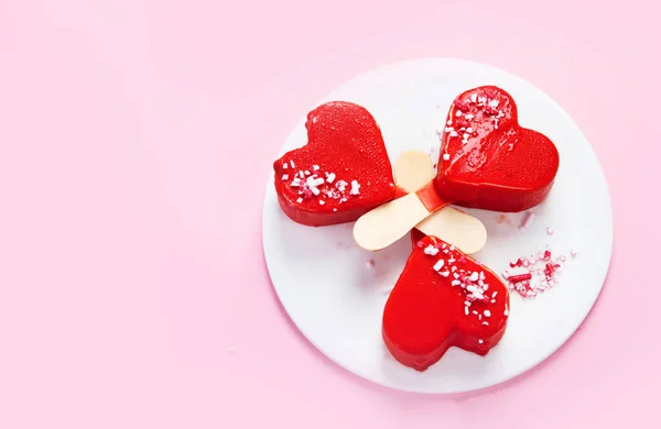 Red Strawberry Ice Cream Pink Background Atmospheric Sweet Menu Concept —  Fotos de Stock