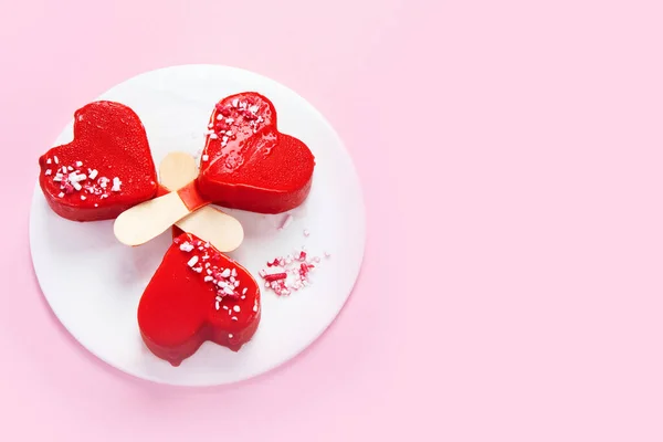 Gelato Alla Fragola Rosso Sfondo Rosa Atmosfera Concetto Menu Dolce — Foto Stock