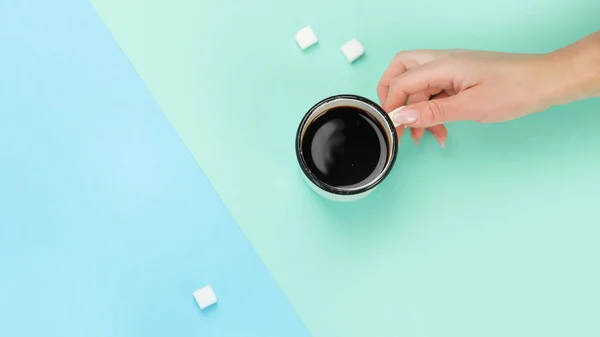 Tasse Kaffee Auf Farbigem Hintergrund Modernes Frühstückskonzept Draufsicht Flache Lage — Stockfoto