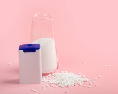 Renkli arka planda şeker ikamesi. Şeker hastalığı konsepti. 