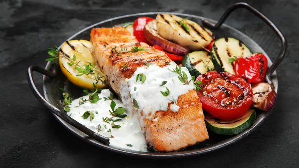 Salmon Steak Vegetables White Sauce Dark Background Freshly Grilled Healthy — Stock fotografie