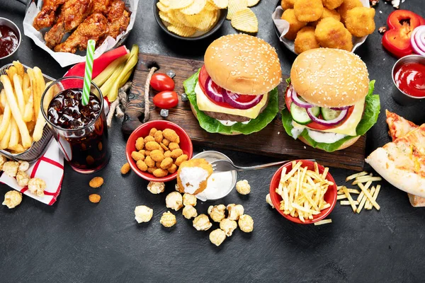 Gyorsétterem Egészségtelen Étkezési Koncepció Közeli Gyorsétterem Snack Kóla Ital Sötét — Stock Fotó