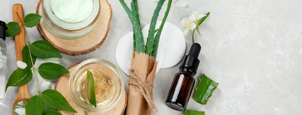 Aloe Vera Slices Moisturizer Light Background Beauty Treatment Concepts Top — Foto Stock