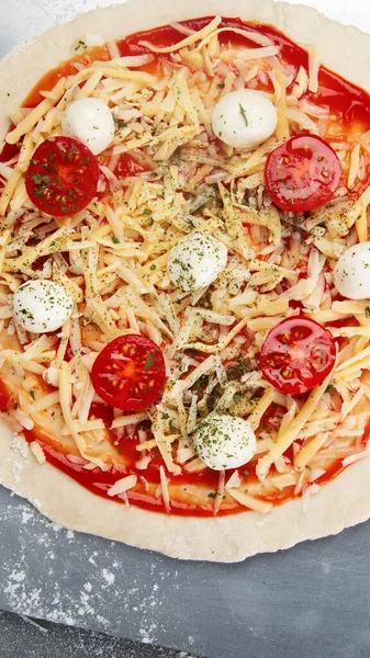Margherita Pizza Gray Background Traditional Italian Food Top View Flat — Zdjęcie stockowe