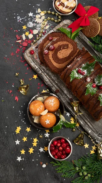 Chocolate Yule Log Dark Background Traditional Dessert Christmas Time Top — ストック写真