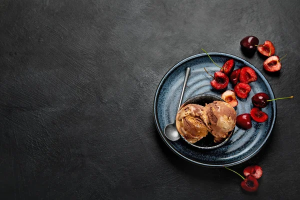 Chocolate Ice Cream Berries Dark Background Top View Copy Space — Fotografie, imagine de stoc