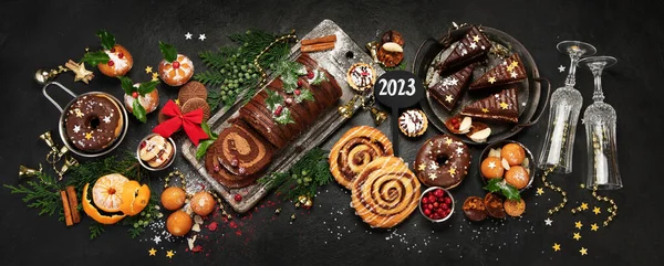 Traditional Christmas Dessert Dark Background Holiday Food Top View Panorama — Stock fotografie