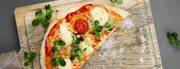 Margherita Pizza Gray Background Traditional Italian Food Top View Flat — стоковое фото