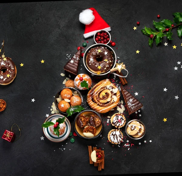 Christmas Tree Sweets Cookies Decoration Dark Background Holiday Food Top — 图库照片