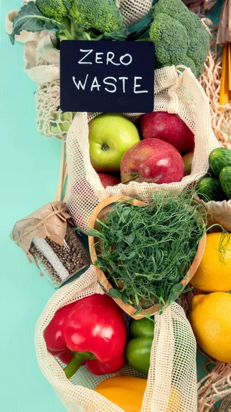 Varias Frutas Verduras Orgánicas Bolsas Embalaje Reutilizables Concepto Estilo Vida — Foto de Stock