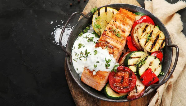 Salmon Steak Vegetables White Sauce Dark Background Freshly Grilled Healthy — Stock fotografie