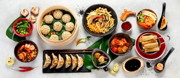 Verschiedene Chinesische Speisen Auf Dunklem Hintergrund Chinesische Küche Auf Dem — Stockfoto