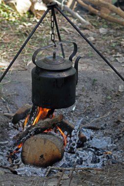 çaydanlığı ateşe