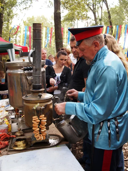 Kazaklar prepearing çay — Stok fotoğraf