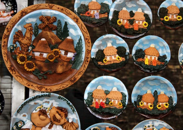 Souvenir plates with Ukrainian views — Stock Photo, Image