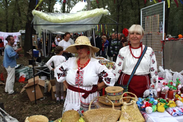 Souvenir sellers from Poltava — Stock Photo, Image