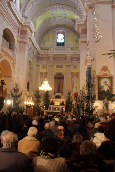 Service de Noël festif à la cathédrale de Pierre et Paul, Lu — Photo