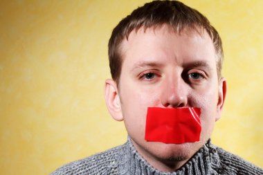 adam onun ağzından bürokrasi kapatır