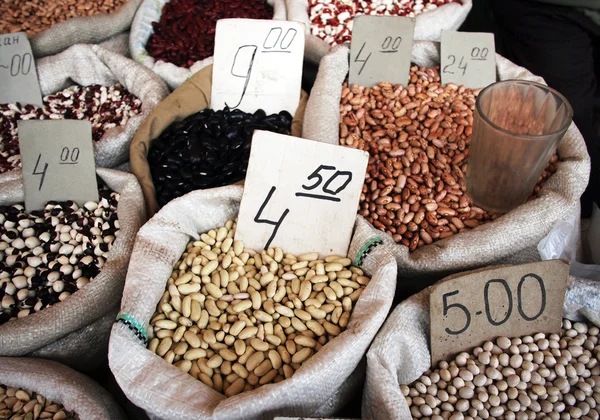 Close Bags Beans Various Wegetables Farmers Market Russian Names Prices — Stock Photo, Image