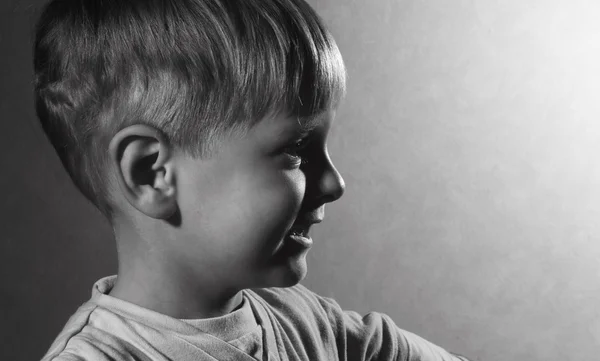 Schattig jongetje — Stockfoto