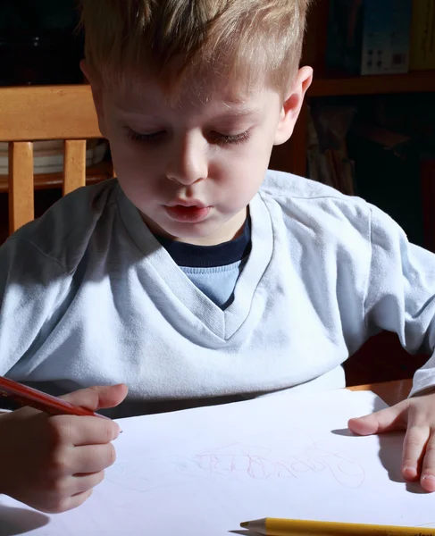 Boy drawing — Stock Photo, Image