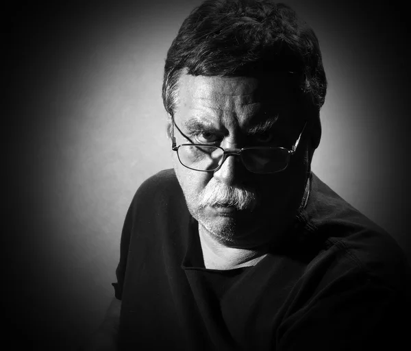 Mann mittleren Alters mit Brille — Stockfoto