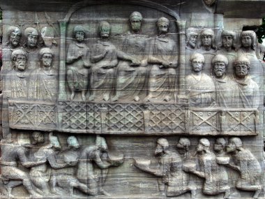 İmparator ve onun mahkeme