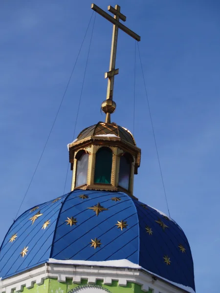 Cruzes na cúpula de uma igreja — Fotografia de Stock