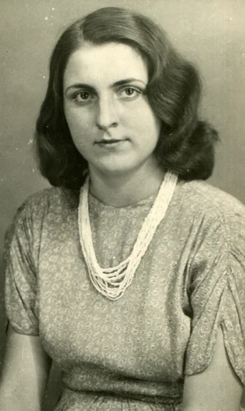 Studio portrait of woman — Stock Photo, Image