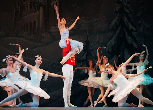 Nötknäpparen ballet i lugansk — Stockfoto