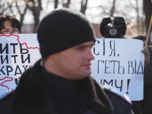 Ukraine Lugansk March 2014 Euromaidan Activists Evaluate Events Crimea Clearly — Stock Photo, Image