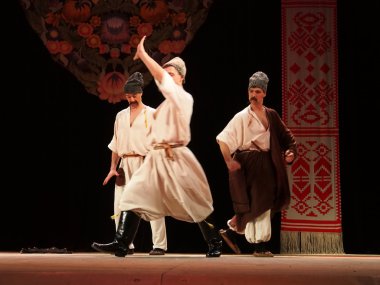 sonra p.virsky adlı Ukraynalı Ulusal Halk Dansları Topluluğu