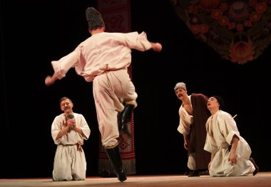 sonra p.virsky adlı Ukraynalı Ulusal Halk Dansları Topluluğu