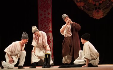 sonra p.virsky adlı Ukraynalı Ulusal Halk Dansları Topluluğu