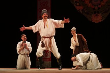 sonra p.virsky adlı Ukraynalı Ulusal Halk Dansları Topluluğu