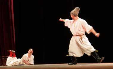 sonra p.virsky adlı Ukraynalı Ulusal Halk Dansları Topluluğu