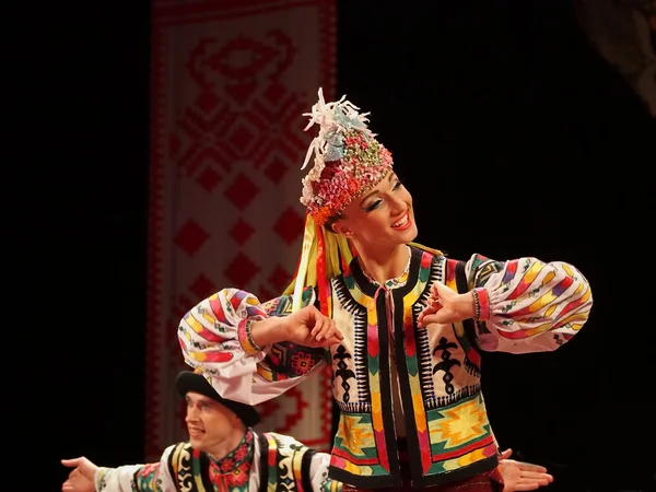 Ukrajinská národní lidové taneční soubor pojmenované po p.virsky — Stock fotografie