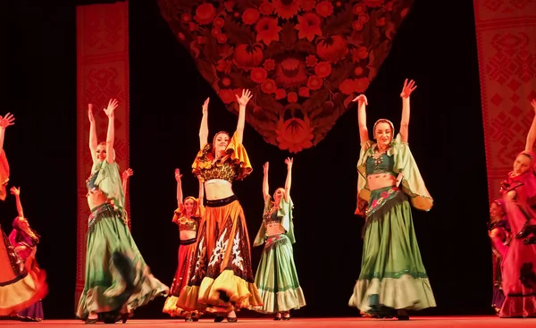 Conjunto nacional ucraniano de danza folclórica llamado así en honor a P.Virsky — Foto de Stock