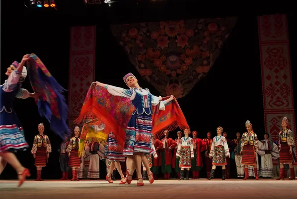 Conjunto nacional ucraniano de danza folclórica llamado así en honor a P.Virsky — Foto de Stock