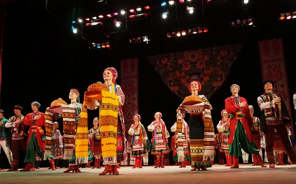 Conjunto nacional ucraniano de danza folclórica llamado así en honor a P.Virsky — Foto de Stock