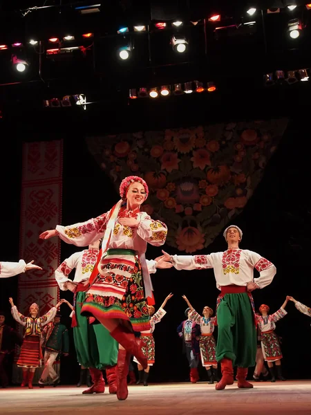 ウクライナの国民のフォーク ダンスのアンサンブルの p.virsky にちなんで — ストック写真