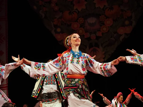 Conjunto nacional ucraniano de danza folclórica llamado así en honor a P.Virsky — Foto de Stock