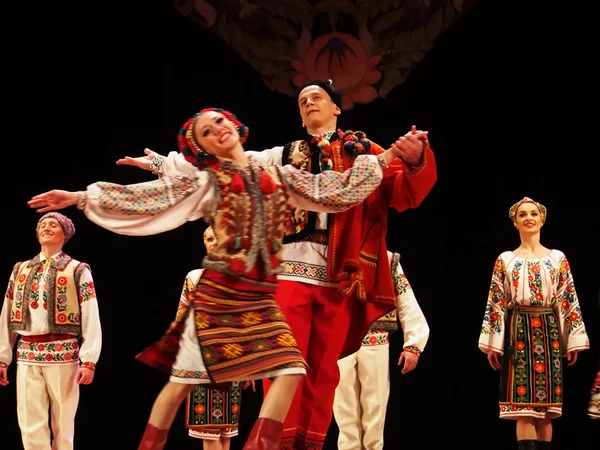 Conjunto nacional ucraniano de danza folclórica llamado así en honor a P.Virsky — Foto de Stock