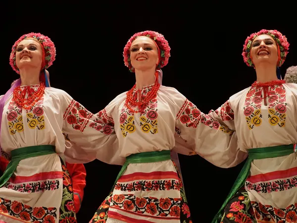 Oekraïense nationale volksdans ensemble vernoemd naar p.virsky — Stockfoto