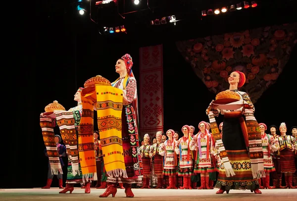 Conjunto nacional ucraniano de danza folclórica llamado así en honor a P.Virsky — Foto de Stock