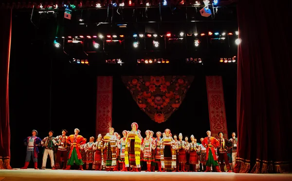 Ukraiński Narodowy taniec ludowy zespół o nazwie po p.virsky — Zdjęcie stockowe