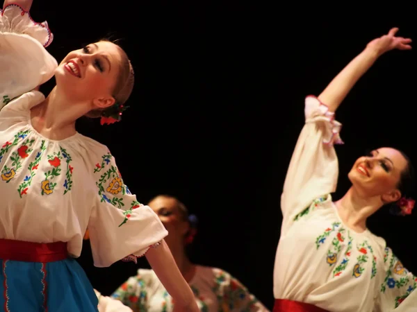 Conjunto nacional ucraniano de danza folclórica llamado así en honor a P.Virsky — Foto de Stock