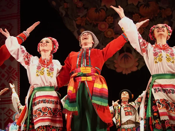 Conjunto nacional ucraniano de danza folclórica llamado así en honor a P.Virsky — Foto de Stock