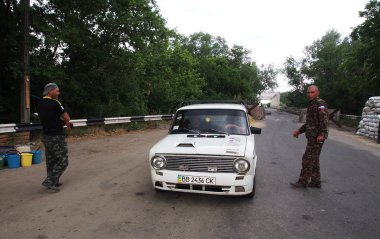 Denetim noktaları, Statisa Luchanskaya, Ukrayna ordusu Güneydoğu güçlendirir